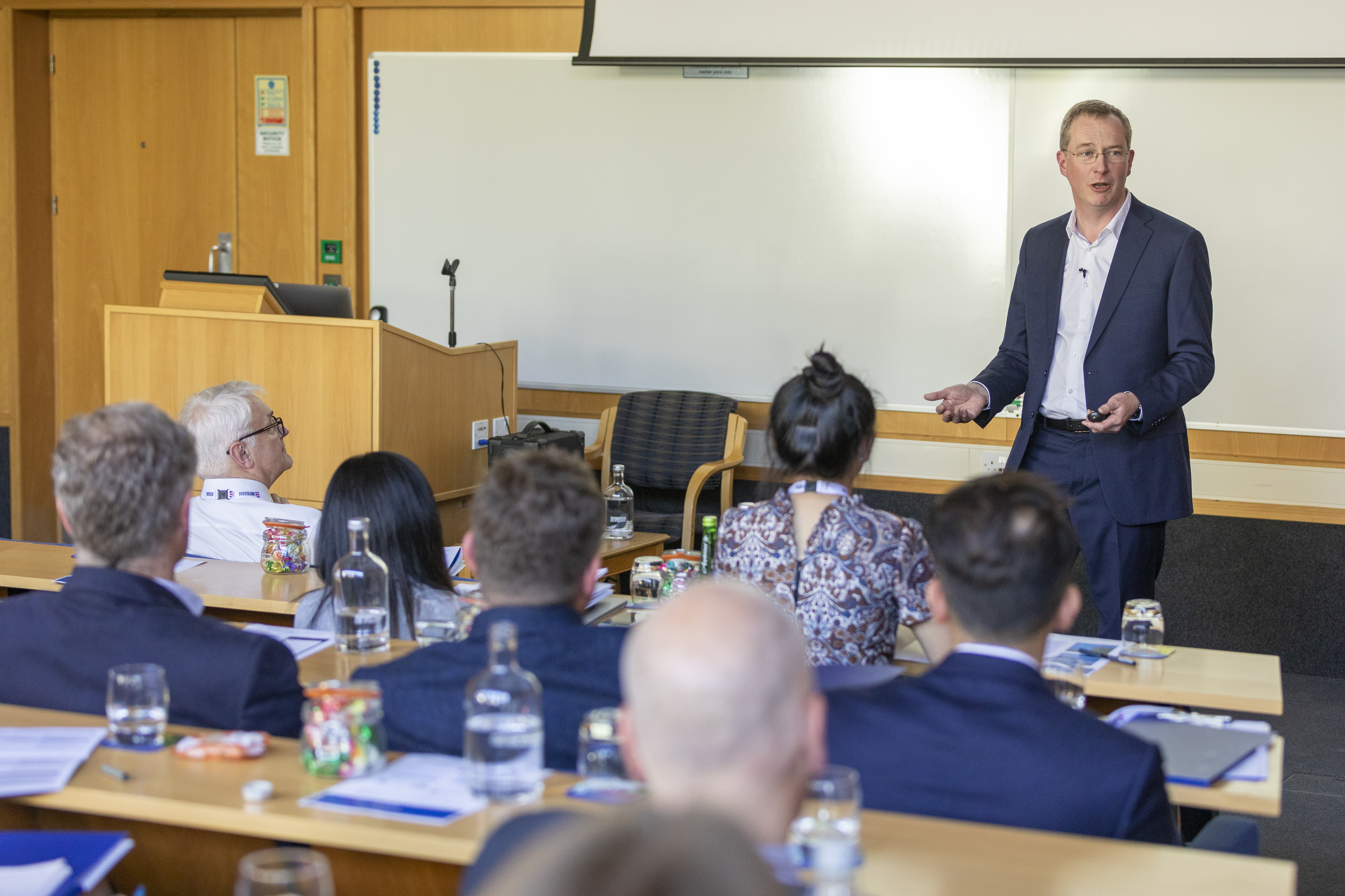 Brittelstand Symposium Addresses the Issues Faced by Leaders of Mid-Sized Companies in the New Business Environment