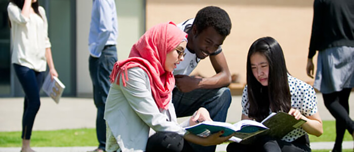 students-on-grass-WK-700x300-tny.jpg?mtime=20170410170547#asset:6465