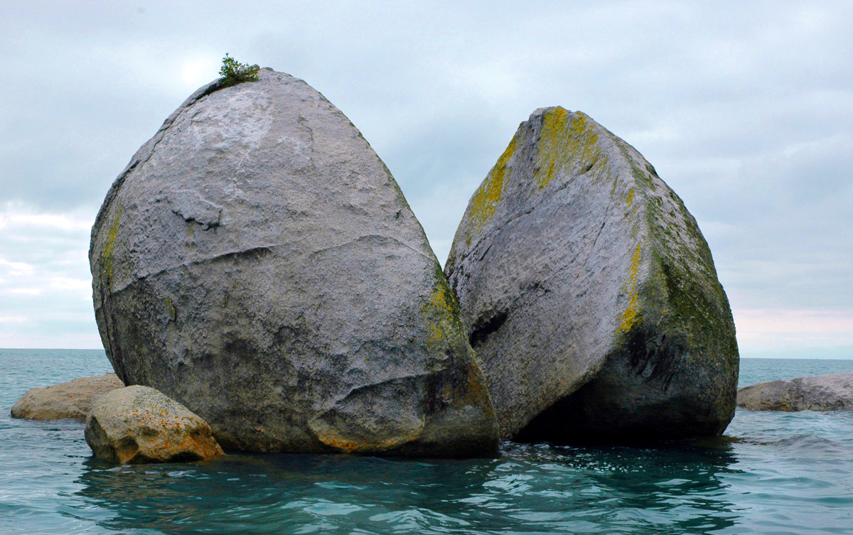 Split apple rock 1379021